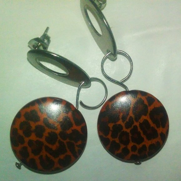 Leopards Print Earrings - Picture 2 of 5